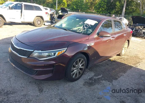 2017 Kia Optima Lx z USA, uszkodzony, nr VIN 5XXGT4L3XHG122507